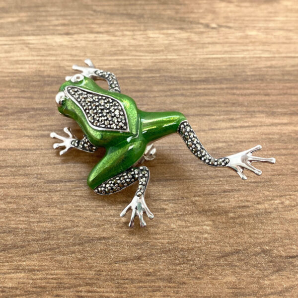 Green marcasite frog brooch pin.