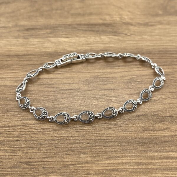 Silver marcasite oval link bracelet.