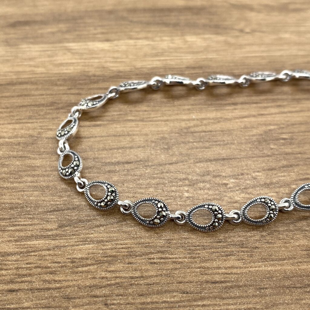 Silver marcasite oval link bracelet.