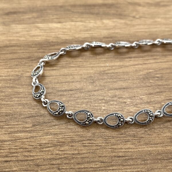 Silver marcasite oval link bracelet.