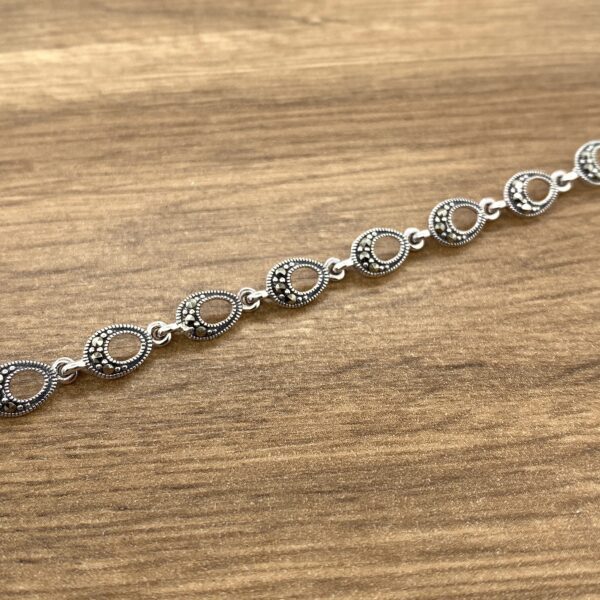 Silver marcasite oval link bracelet.