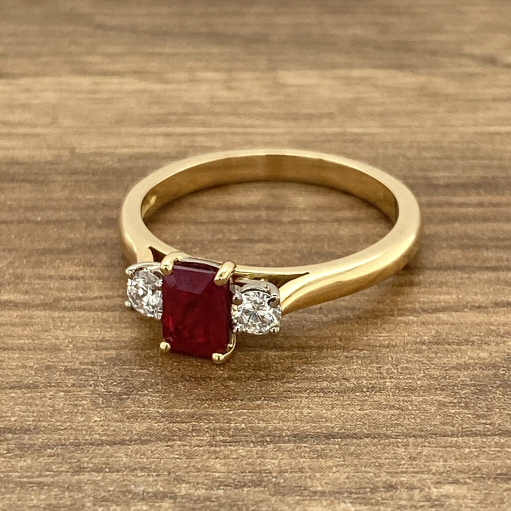 Gold ring with ruby and diamonds.